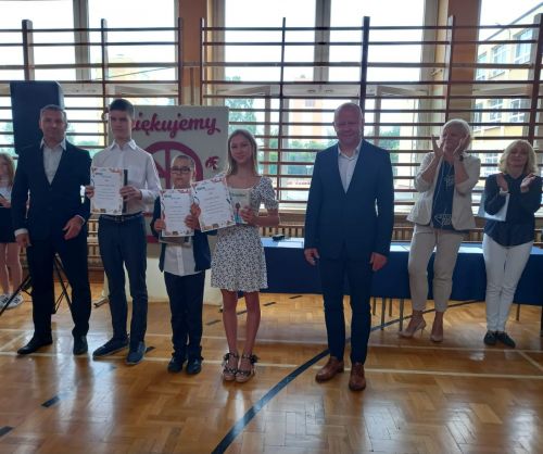 Uroczyste zakonczenie roku szkolnego dla klas 4-6.jpg1