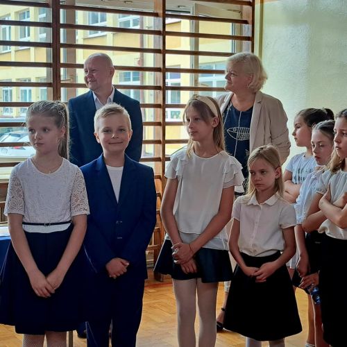 Uroczyste zakonczenie roku szkolnego dla klas 1-3.jpg7