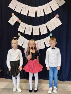 Slubowanie uczniow klas pierwszych..